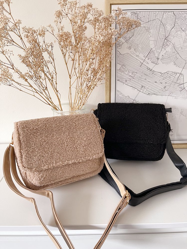 Miyo Teddy Crossbody Bag / Black