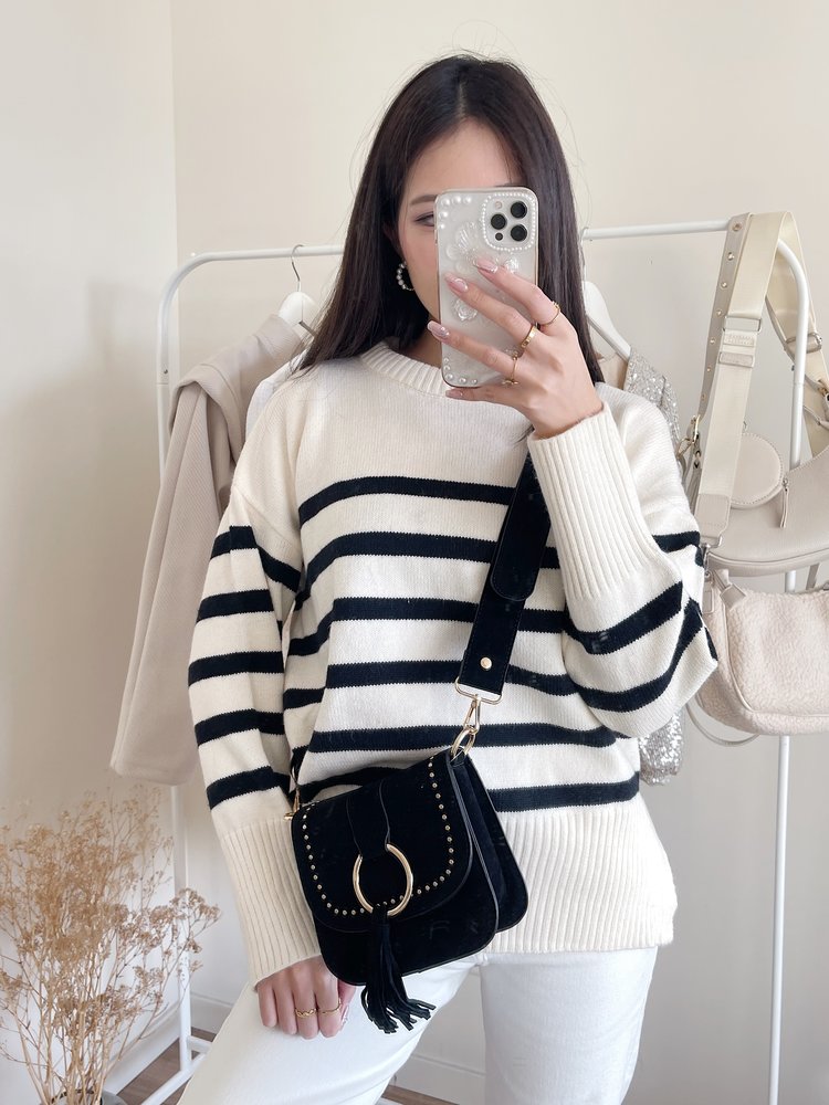 Talisa Studs Crossbody Bag / Black