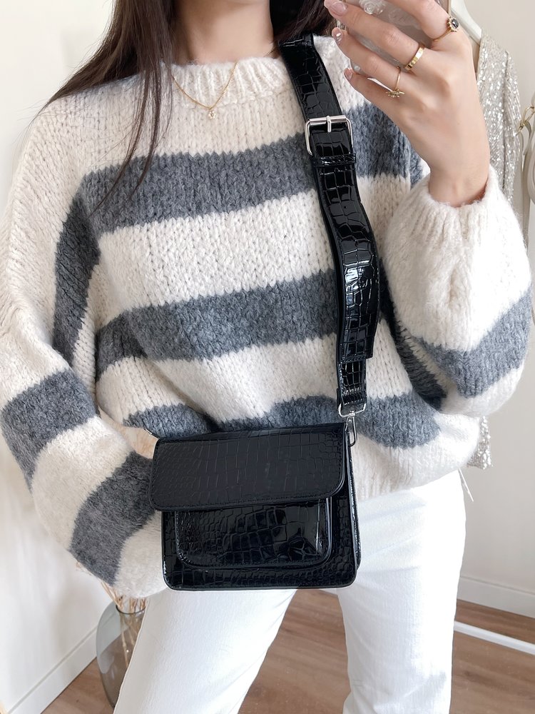 Vayna Croco Crossbody Bag / Black