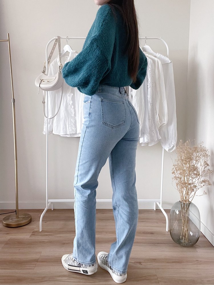Lori Straight Leg Jeans / Blue