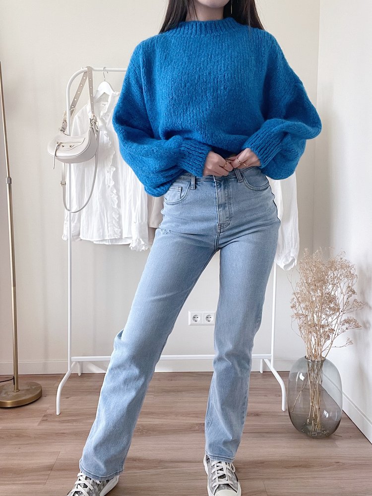 Yara Straight Leg Jeans / Blue