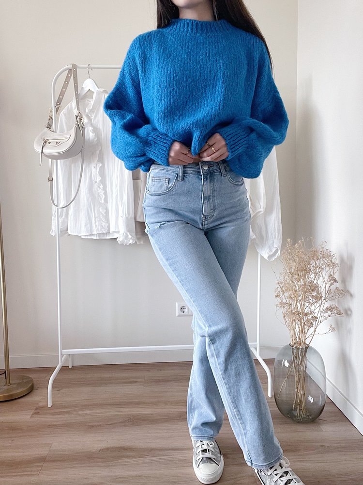 Yara Straight Leg Jeans / Blue