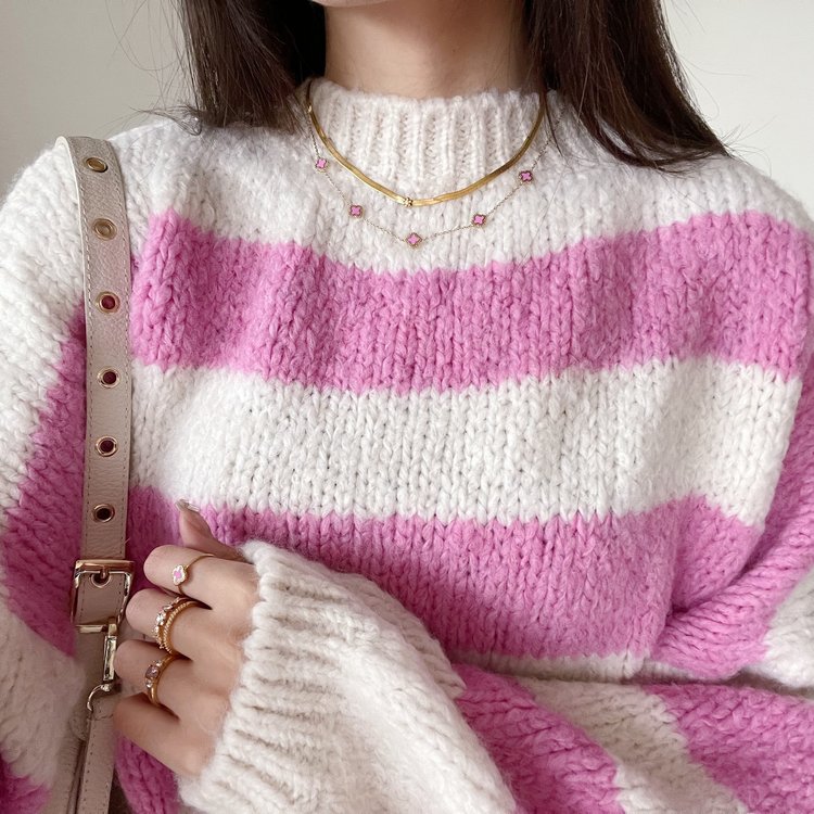 Gold Vintage Clover Necklace / Black