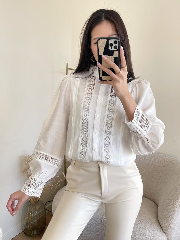 Reva Embroidered Blouse / Black