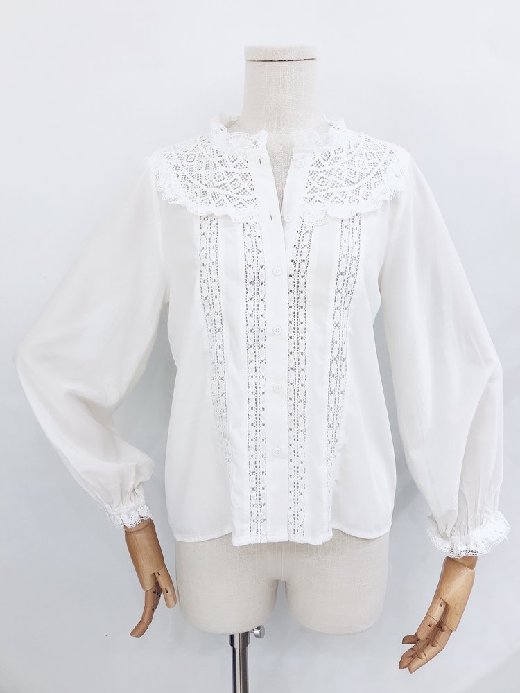 Nyra Embroidered Blouse / Black