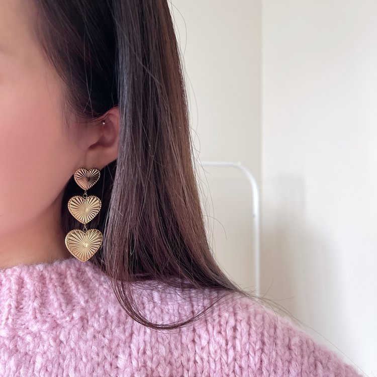 Gold Dashing Textured Heart Earrings
