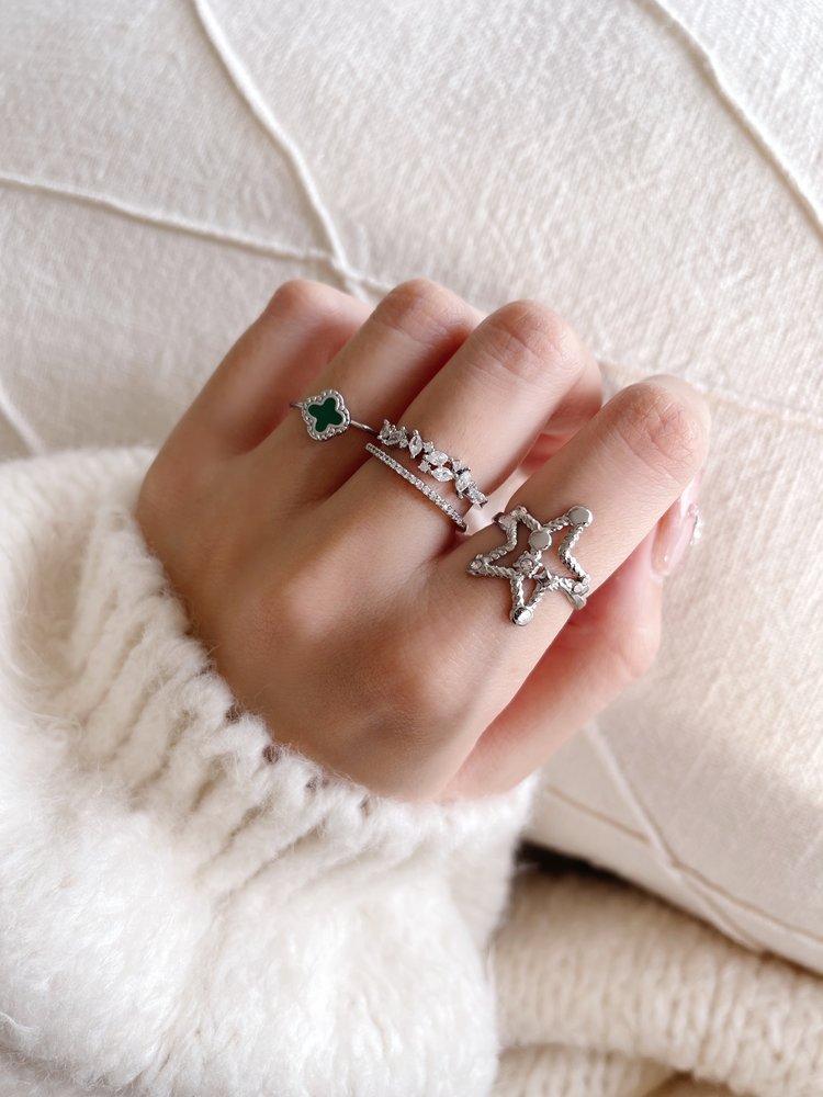 Silver Star Zircon Ring