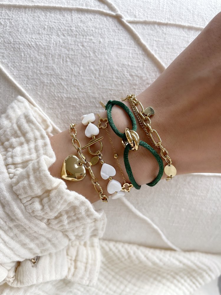 Gold Heart Pendant Bracelet