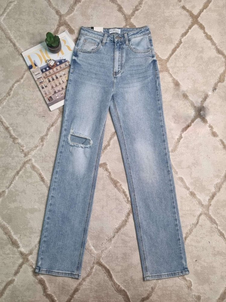 Kyra Straight Leg Ripped Jeans / Blue