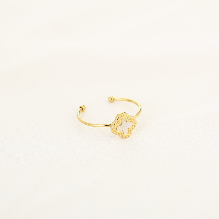 Gold Vintage Clover Ring / White