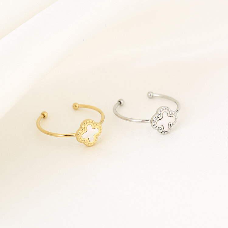 Gold Vintage Clover Ring / White