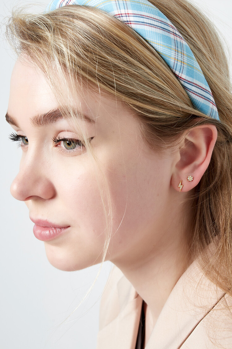 Gold Pretty Flower Studs