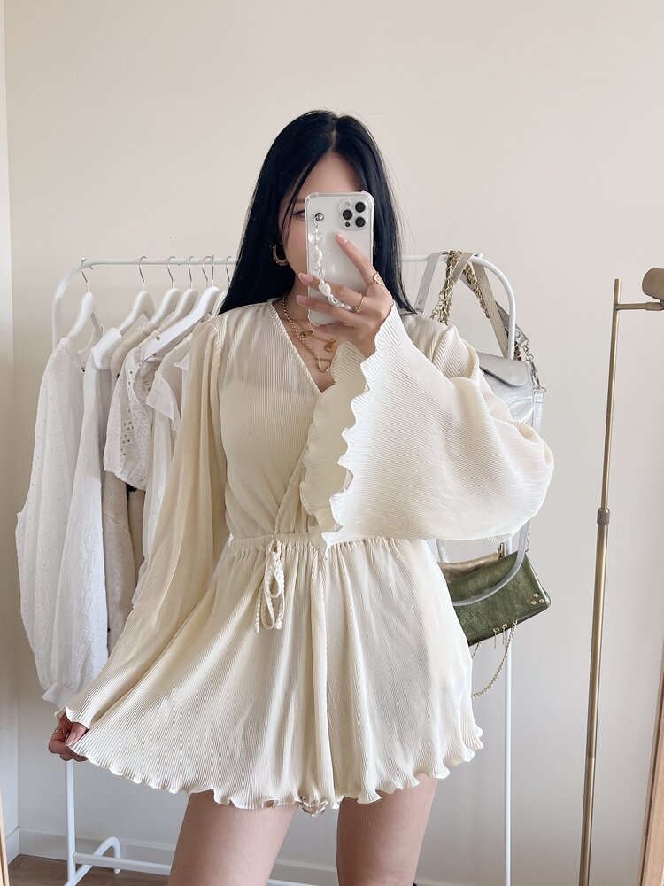 Isaura Pleated Playsuit / Cream