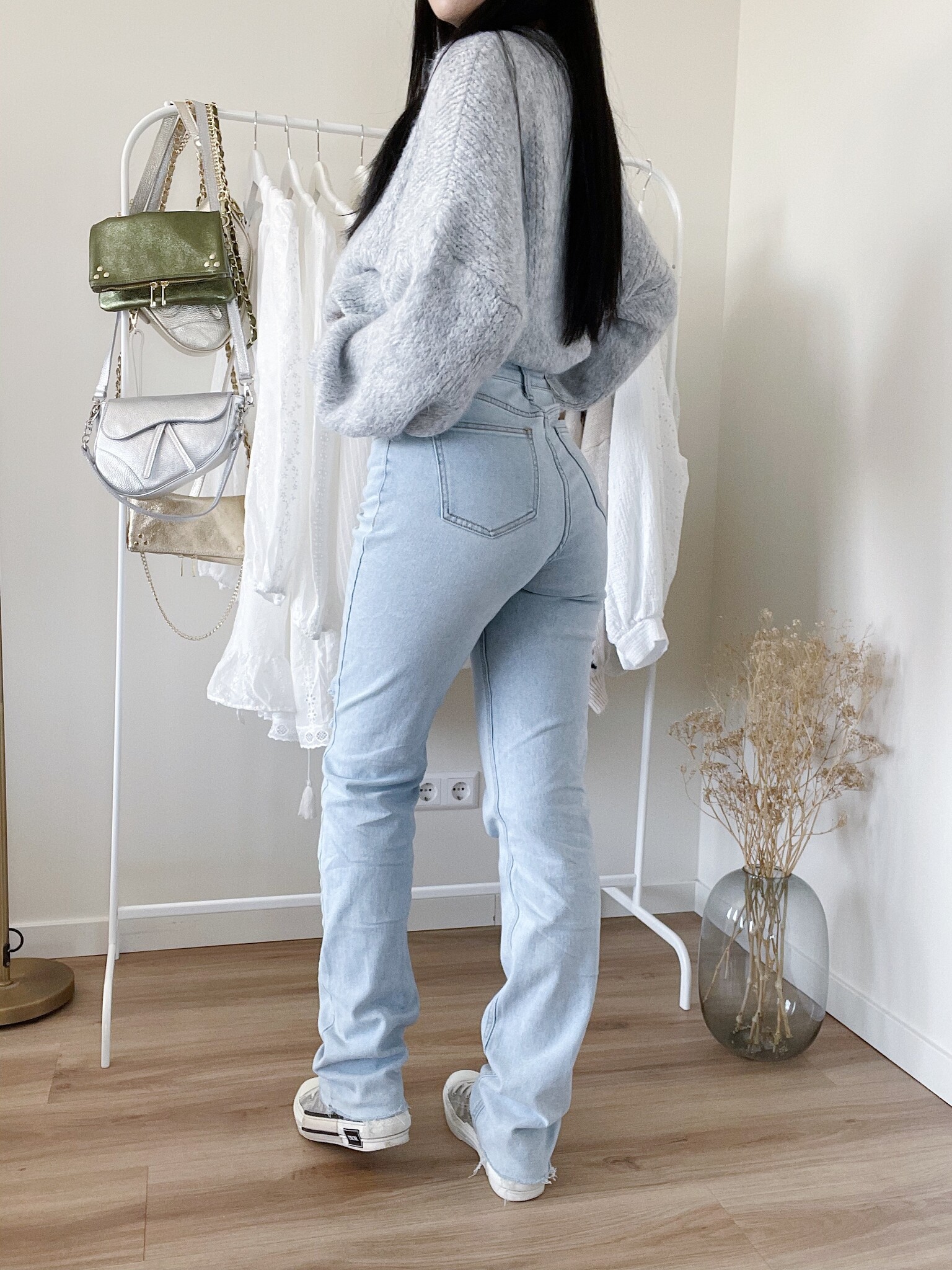 https://cdn.webshopapp.com/shops/247411/files/431220118/indy-straight-leg-tall-jeans-blue.jpg