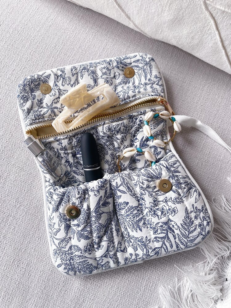 Sofie Flower Pochette Bag / Blue & Cream