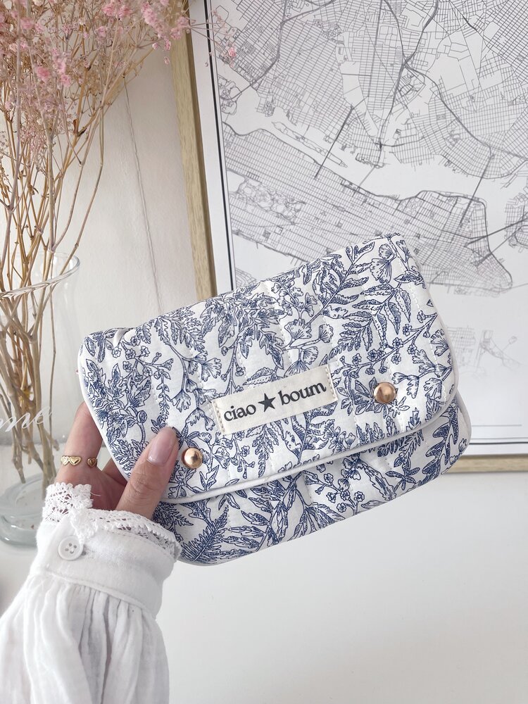 Sofie Flower Pochette Bag / Blue & Cream