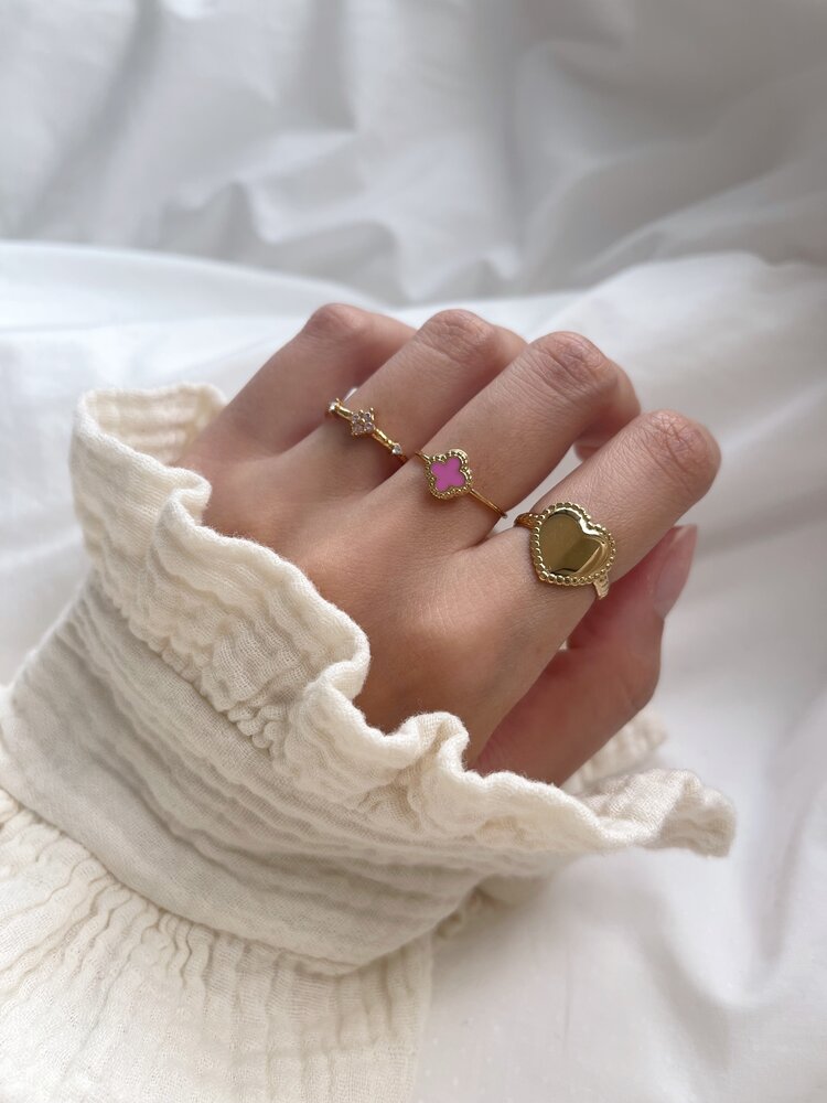 Gold Vintage Clover Ring / Pink