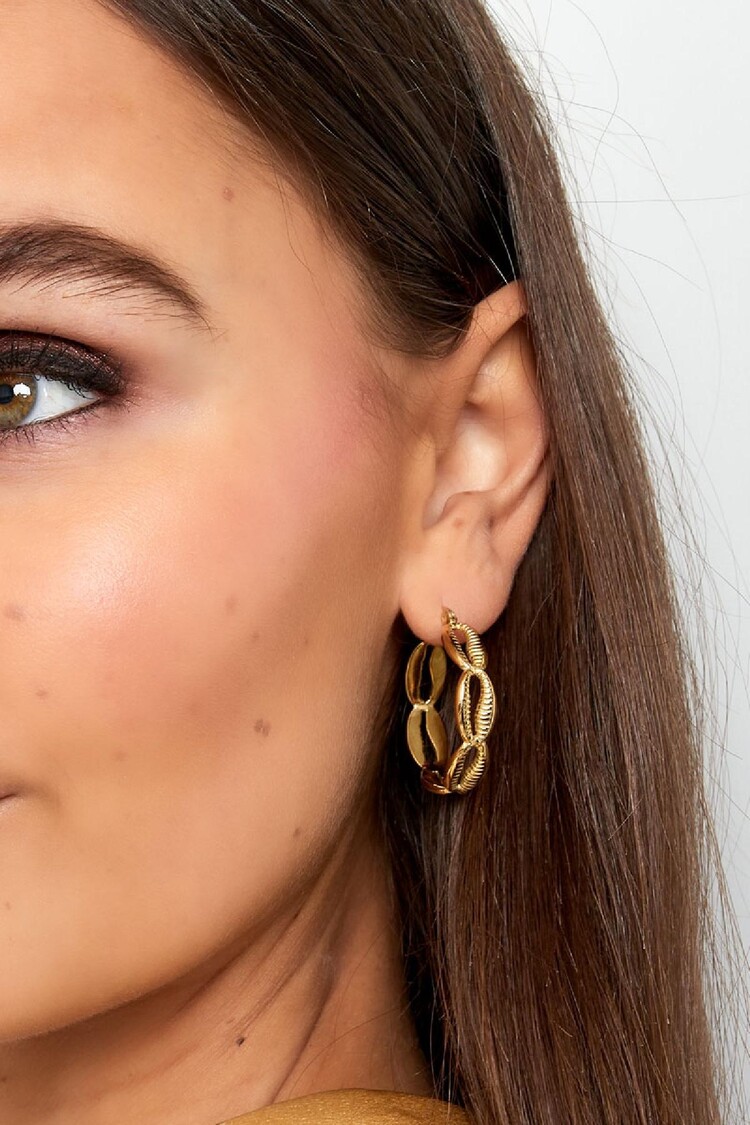 Gold Cute Shell Hoop Earrings