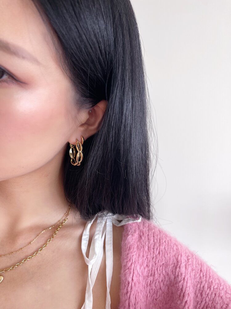 Gold Cute Shell Hoop Earrings