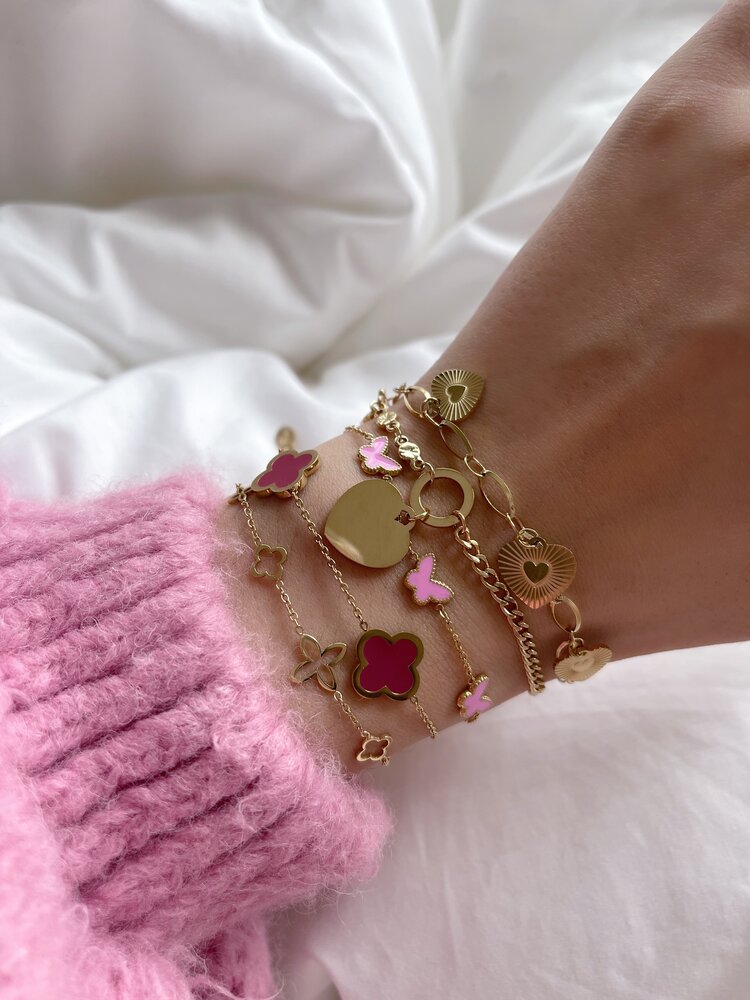 Gold Heart Linked Chain Bracelet