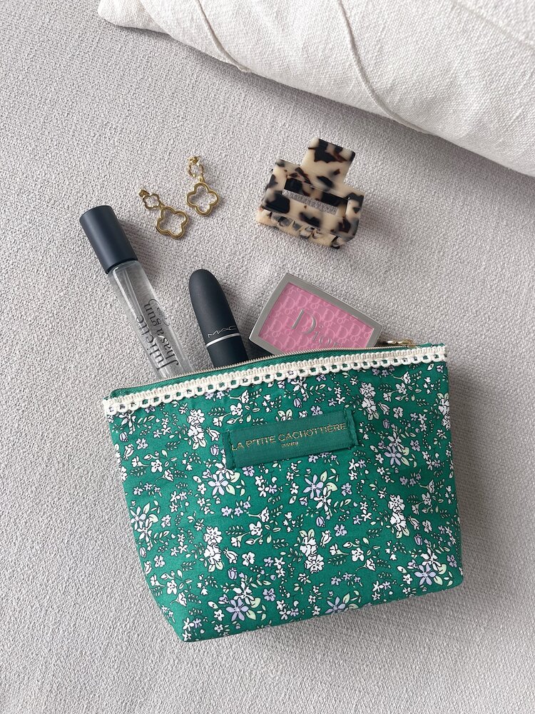 Becca Flower Pouch / Green