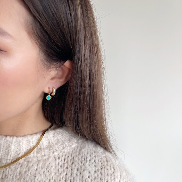 Gold Vintage Clover Earrings / Black