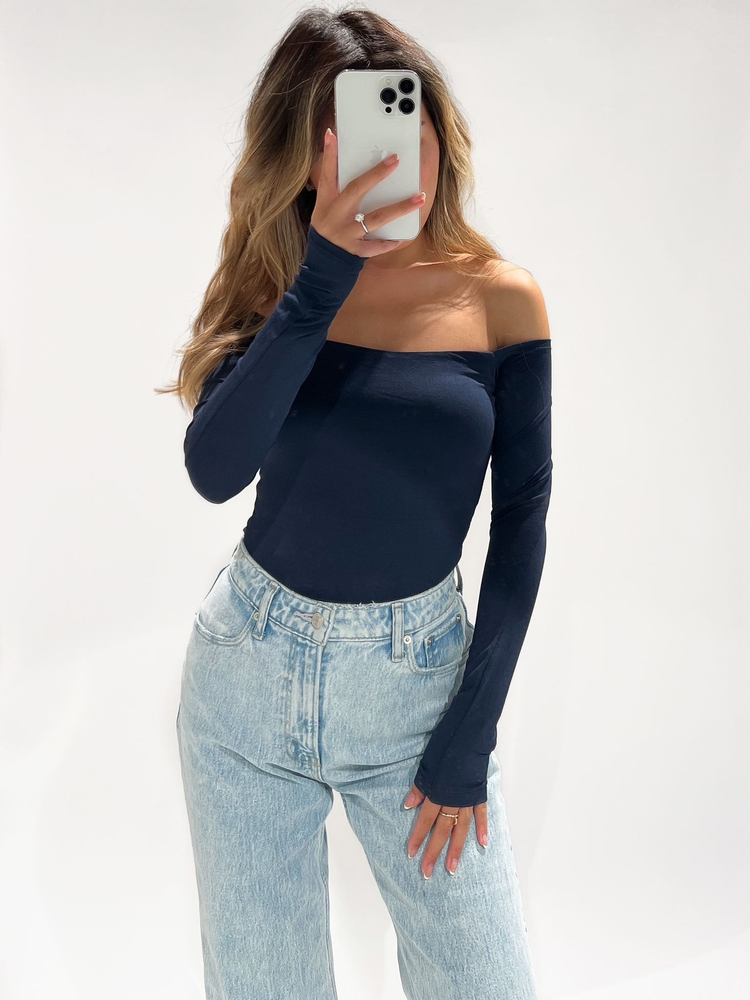 Flora Off Shoulder Top / Navy Blue