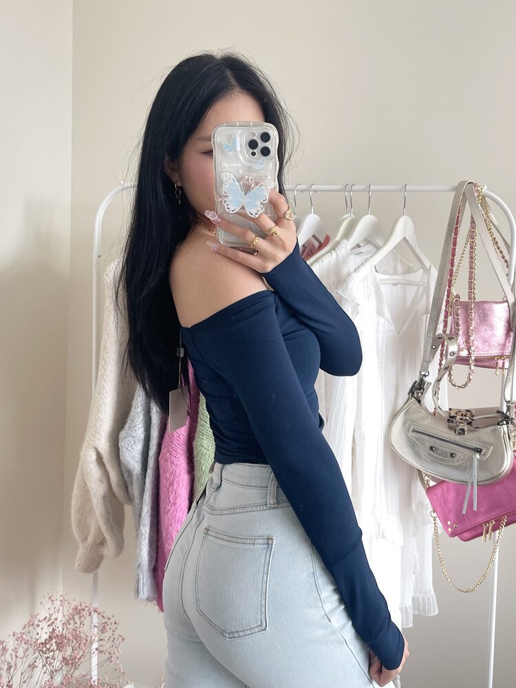 Flora Off Shoulder Top / Navy Blue