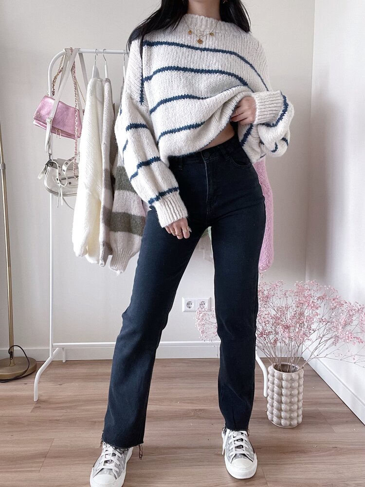 Emmi Straight Leg Jeans / Black