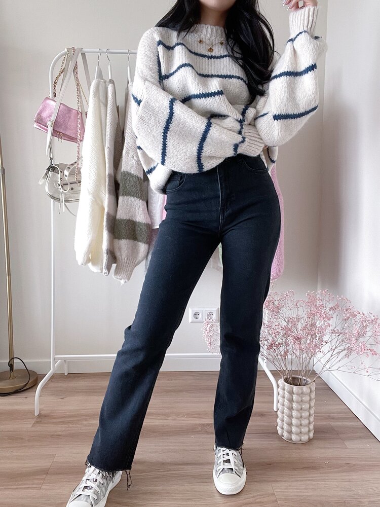 Emmi Straight Leg Jeans / Black