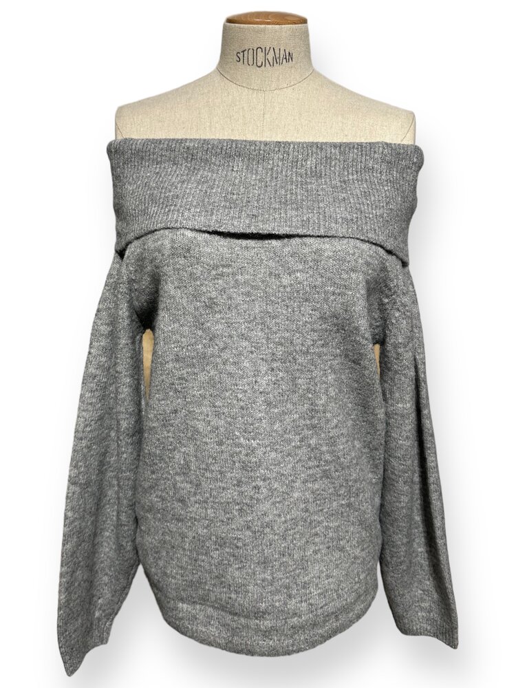 Esra Off Shoulder Sweater / Grey