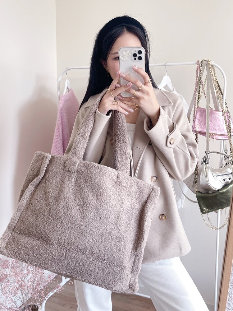 Yuni Teddy Bag / Dark Beige