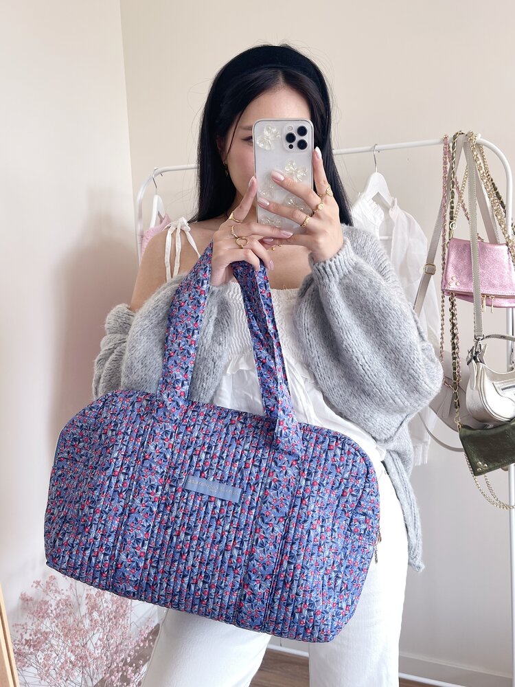 Acacia Flower Travel Bag / Lilac