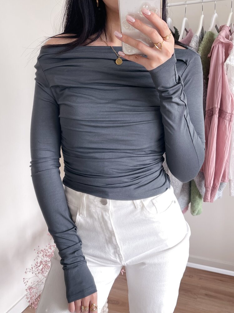 Maine Off Shoulder Top / Dark Grey