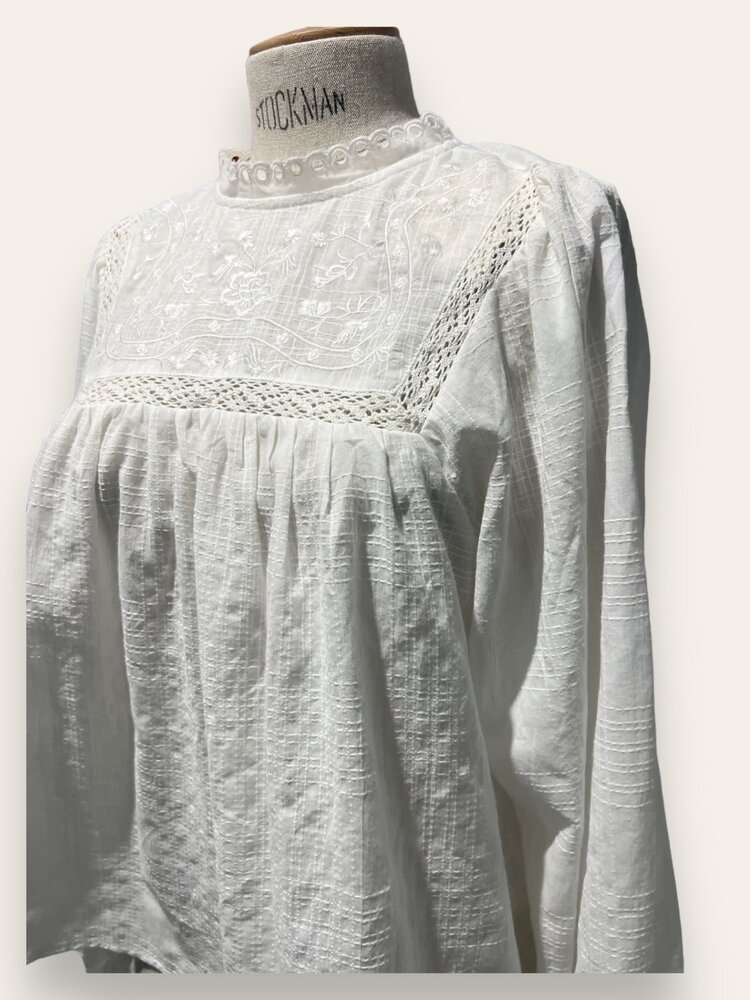 Vanessa Embroidered Blouse / White