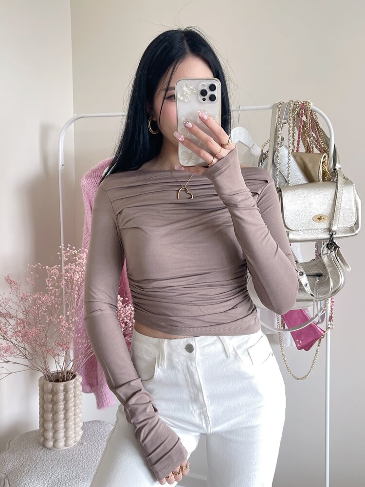 Maine Off Shoulder Top / Taupe