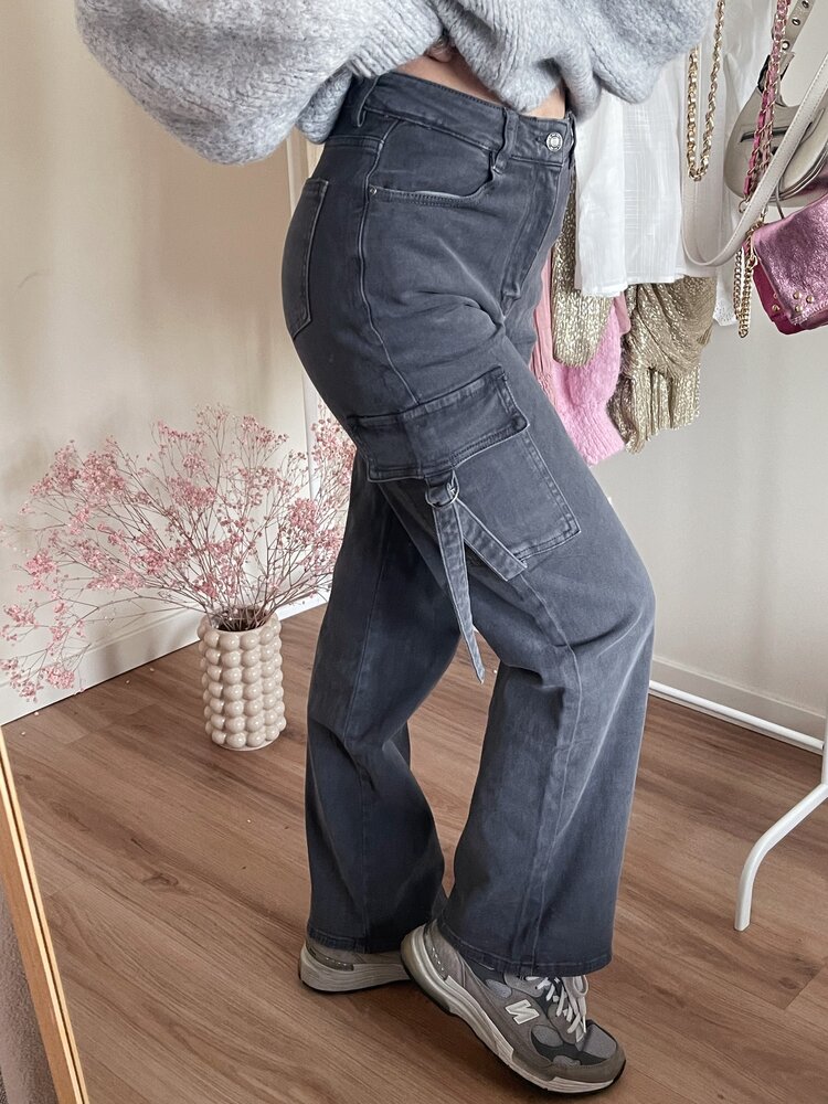 Harua Cargo Pants / Dark Grey