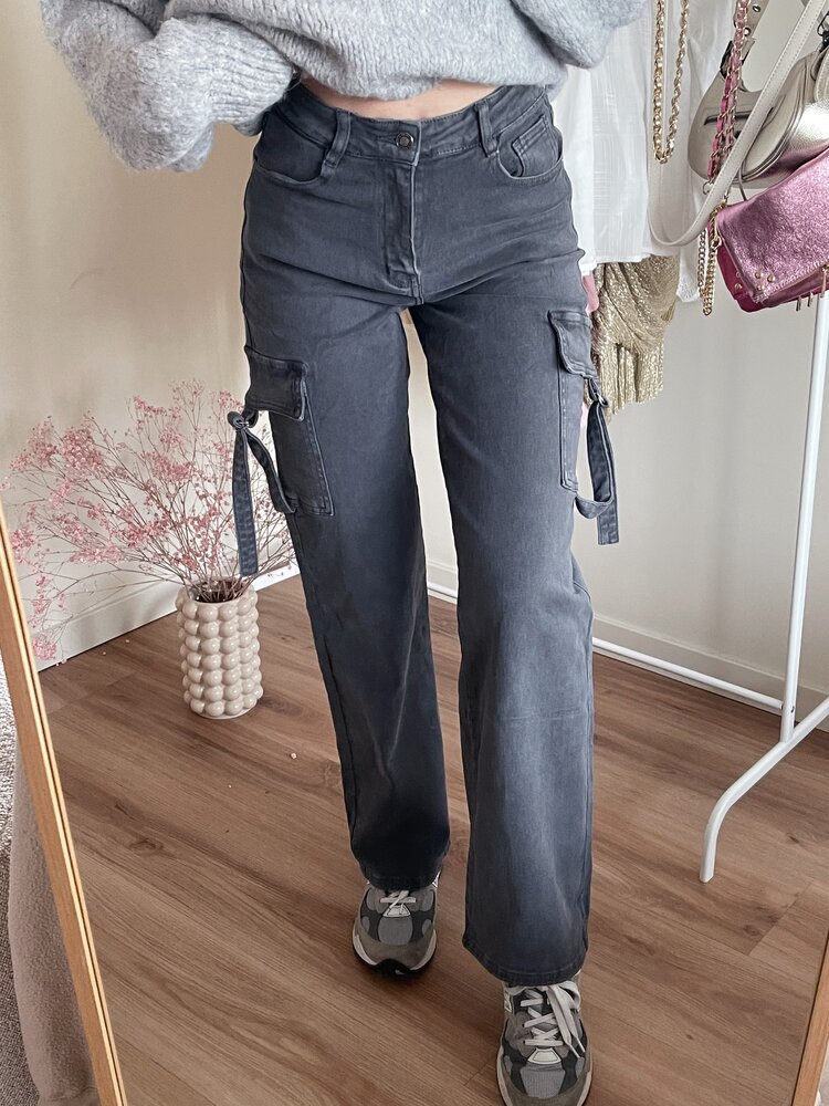 Harua Cargo Pants / Dark Grey