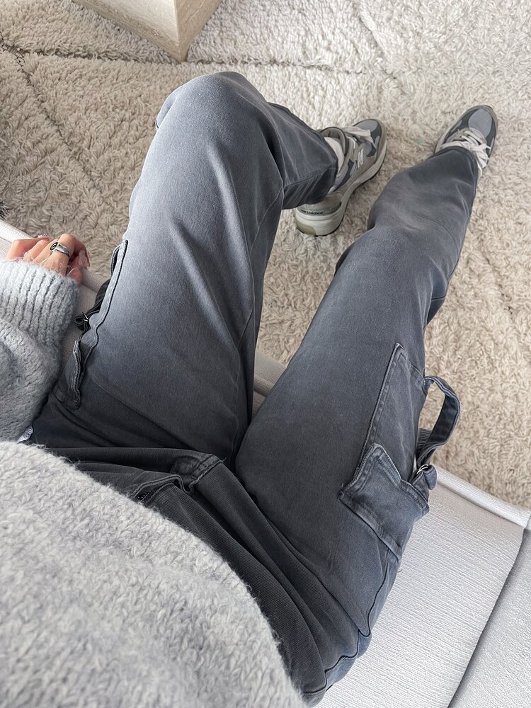 Harua Cargo Pants / Dark Grey