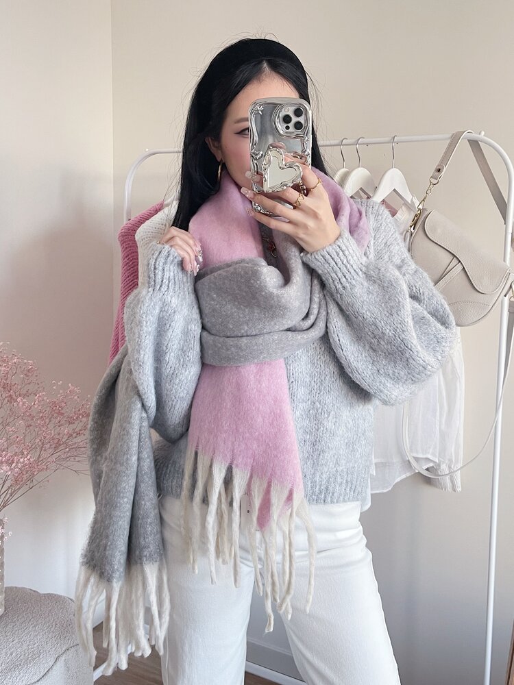 Colourful Knitted Scarf / Light Pink