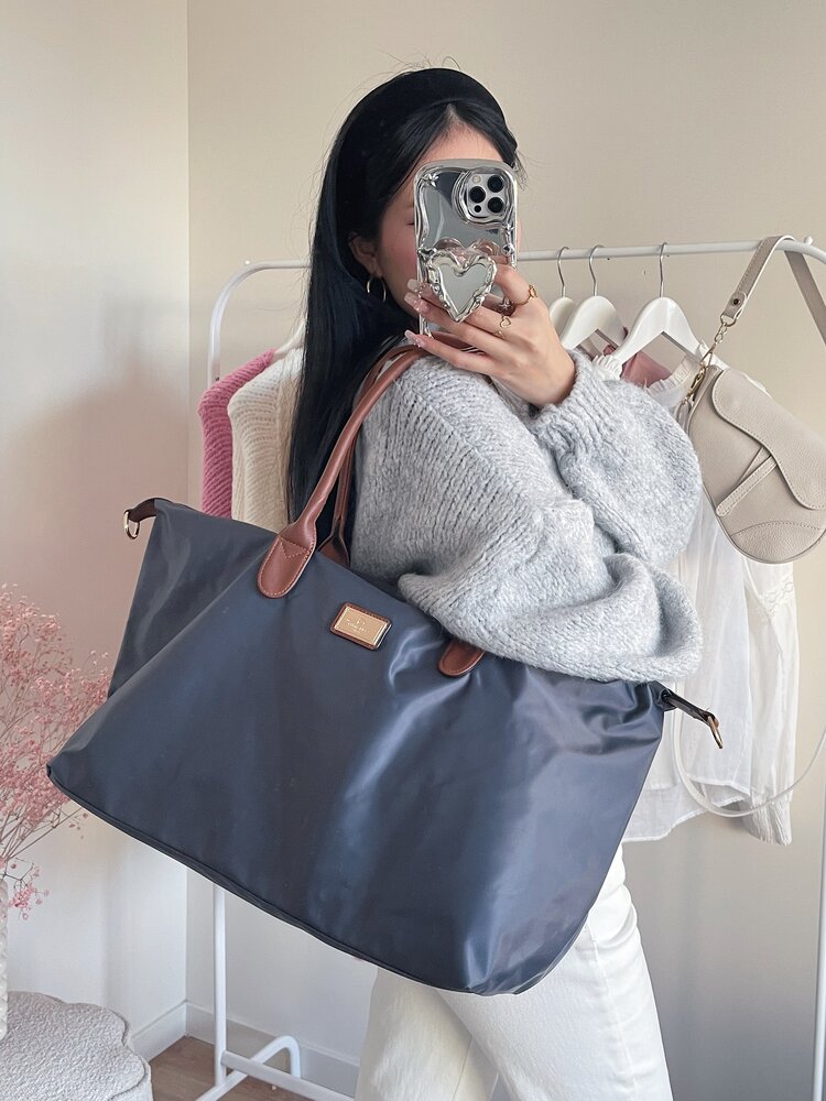 Plia Shoulder Bag / Grey