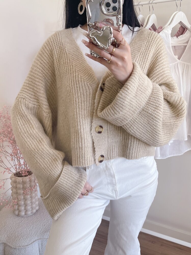 Raima Button Knit Cardigan / Beige