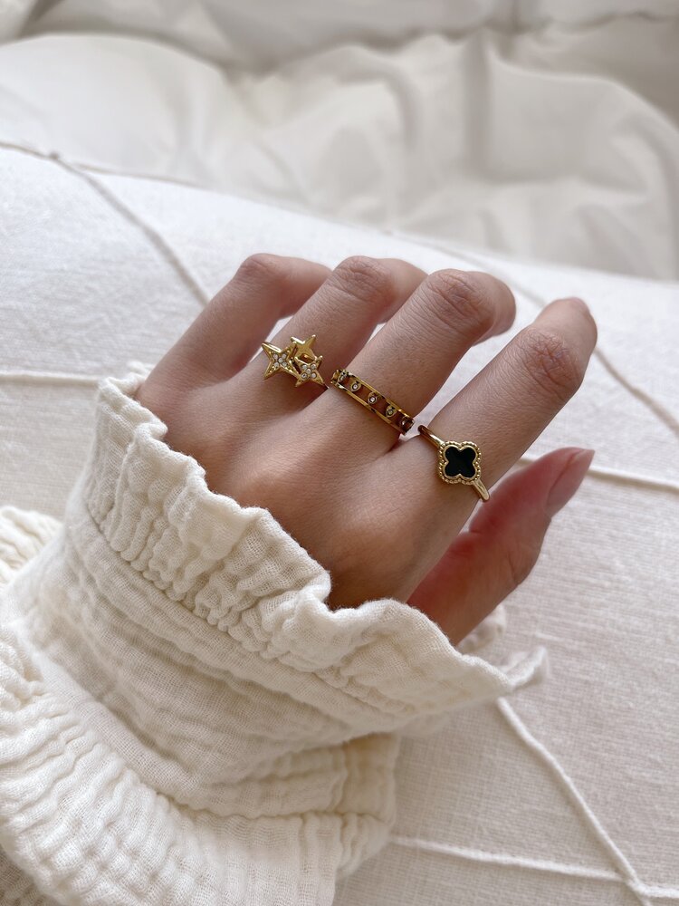 Gold Four Leaf Clover Ring / Black
