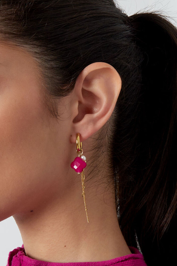 Gold Clover Chains Dangle Earrings  / Fuchsia