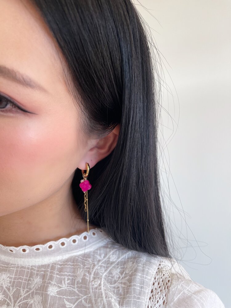 Gold Clover Chains Dangle Earrings  / Fuchsia