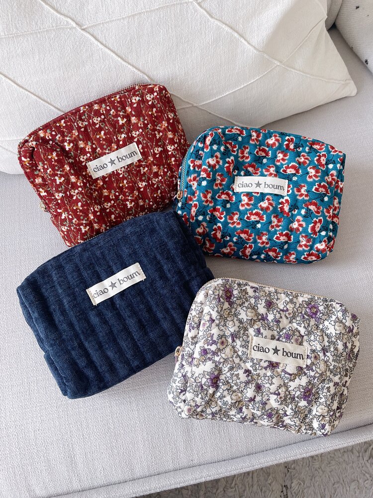 Yumeka Flower Toiletry Bag / Blue