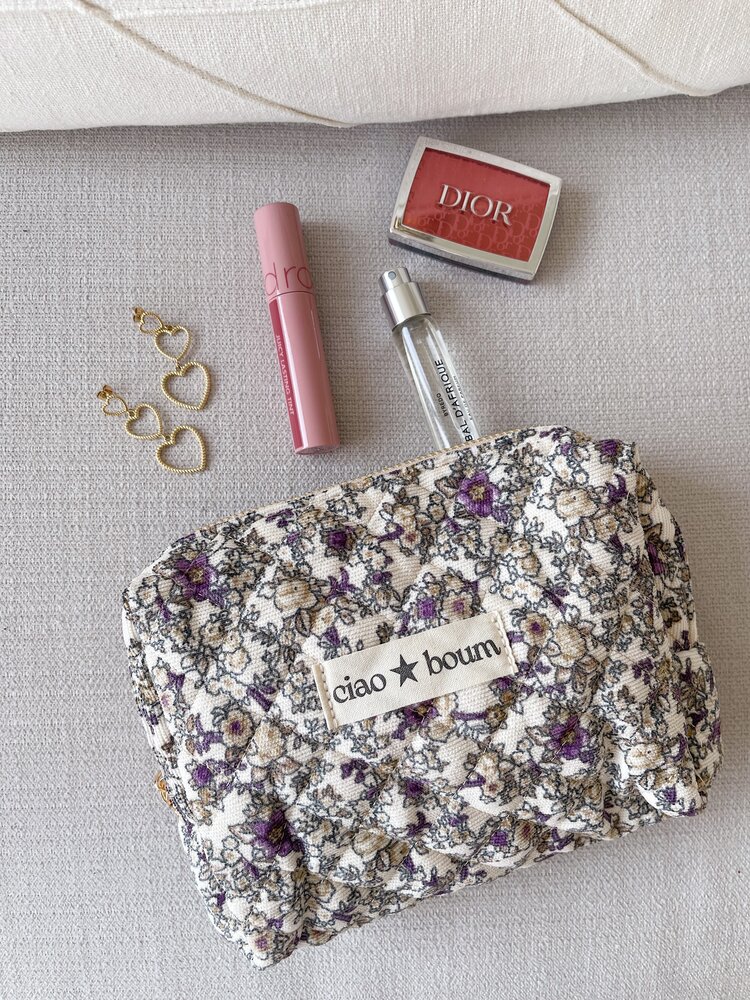 Yumeka Flower Toiletry Bag / White Lilac