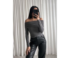 Hella( ヘラ ) STRIPE OFF SHOULDER TOPS グレー Hella( ヘラ ) STRIPE OFF SHOULDER TOPS グレー Makayla Off