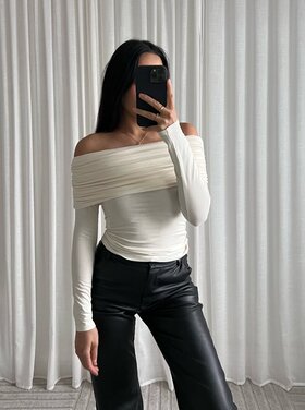 Faria Off Shoulder Top / Cream