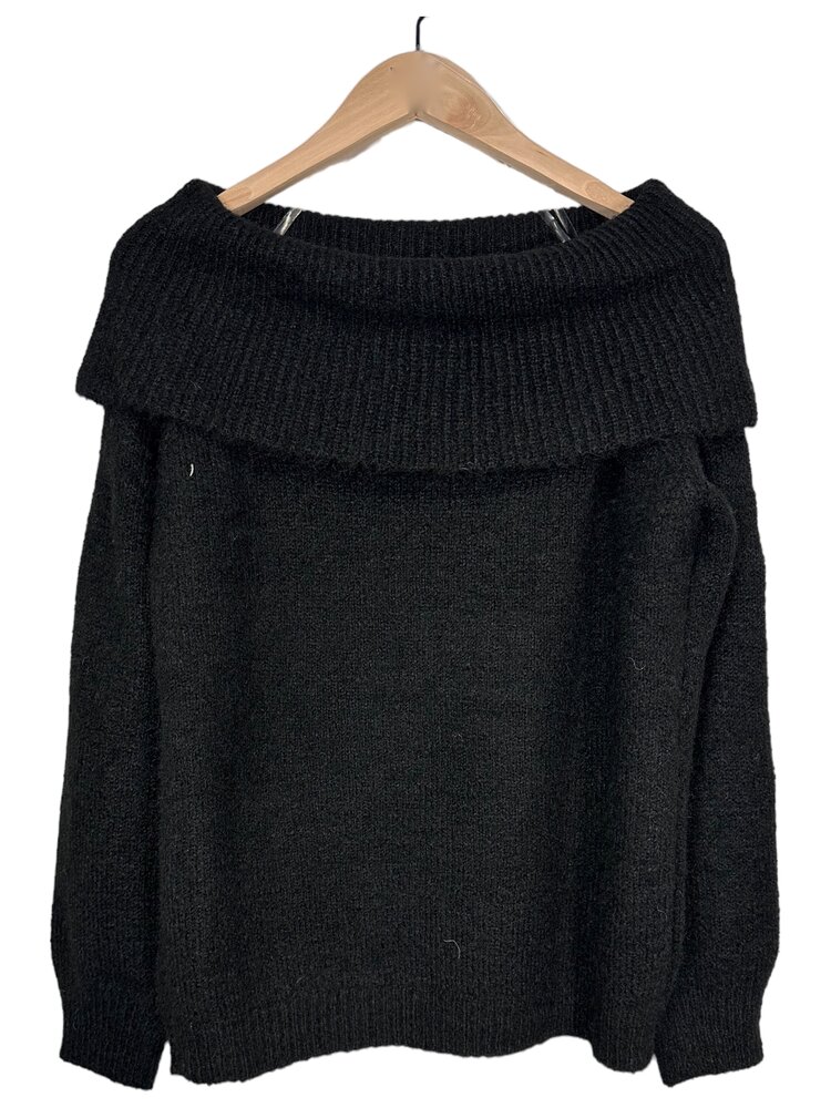 Lumi Off Shoulder Sweater / Black